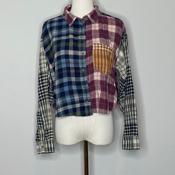 American Eagle Cozy Cabin Cropped Multicolor Flannel Womens Size Small - Picture 1 of 9